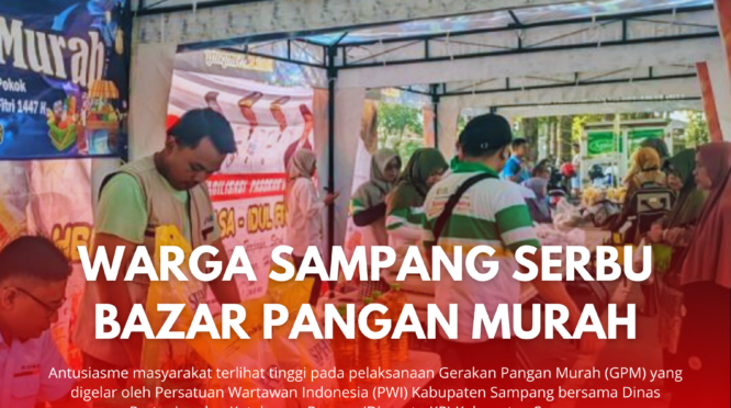 PWI dan Disperta Kp kabupaten Sampang saat menggelar Bazar Pangan Murah di depan pendopo trunojoyo.