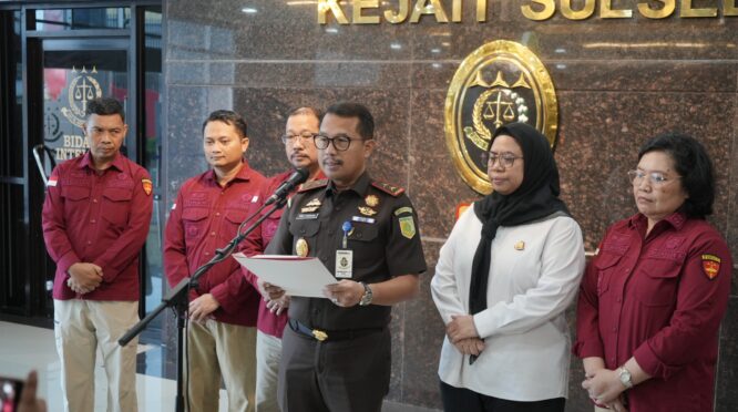 Kejati Sul-Sel melakukan konferensi pers ( Foto : Kejaksaan.go.id )