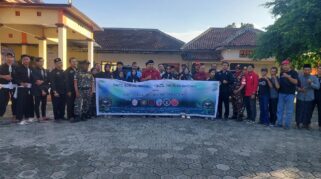 SJN Bersama Lintas Organisasi Bagikan 1.000 Takjil di Jombang