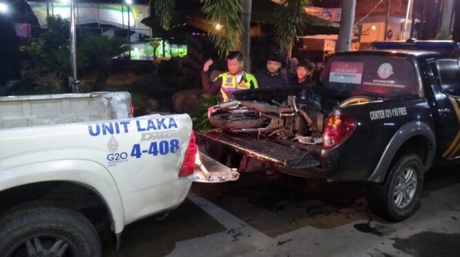 Kecelakaan di Sumobito, Pemuda 20 Tahun Tewas Tabrak Bangunan Masjid