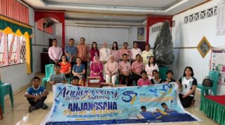 Rombongan anjangsana ke panti asuhan dipimpin Direktur Utama Bank Sulteng, HJ. Ramiyatie