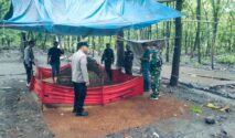 Kejar-kejaran di Hutan Jombang: Aparat Bongkar Arena Judi Sabung Ayam, Pelaku Kembali Lolos