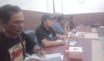 Perwakilan LSM DPP GEMMAKO (Gerakan Masyarakat Dan Mahasiswa Anti Korupsi) yang dipimpin langsung oleh Ketua Dodi Antoni didampingi Sekretaris Bangun Simorangkir, SP, Bendahara Andri S. Pandangan, dan jajaran pengurus lainnya