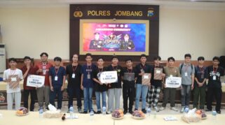 Dari 50 tim yang bertanding, Tim Nightmare tampil sebagai yang terbaik dalam Turnamen Esport Mobile Legends Kapolres Jombang Cup dan bersiap membawa nama Jombang ke level Jawa Timur