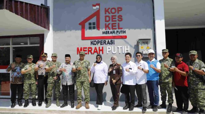 Kasdam V/Brawijaya Tinjau Koperasi Merah Putih di Jombang, Pastikan Program Berjalan Optimal.Foto dari Kominfo Jombang