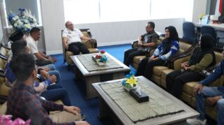 Gubernur Sulawesi Barat, Suhardi Duka (SDK) saat menerima rombongan Pengurus SMSI Sulbar